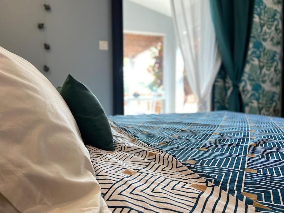 Cocooning Tropic Studio Avec Jacuzzi Privatif سانت لويس المظهر الخارجي الصورة